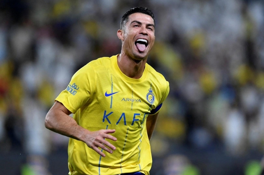 Ronaldo đạt cột mốc gây sốc trên MXH 677453