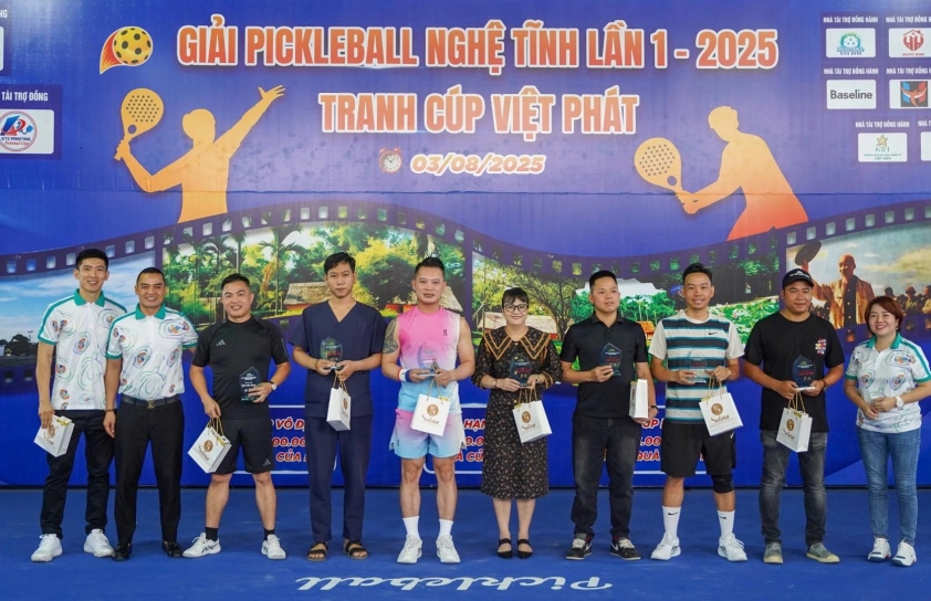 Khởi tranh giải Pickleball gây quỹ hướng về đồng bào lũ lụt 677507