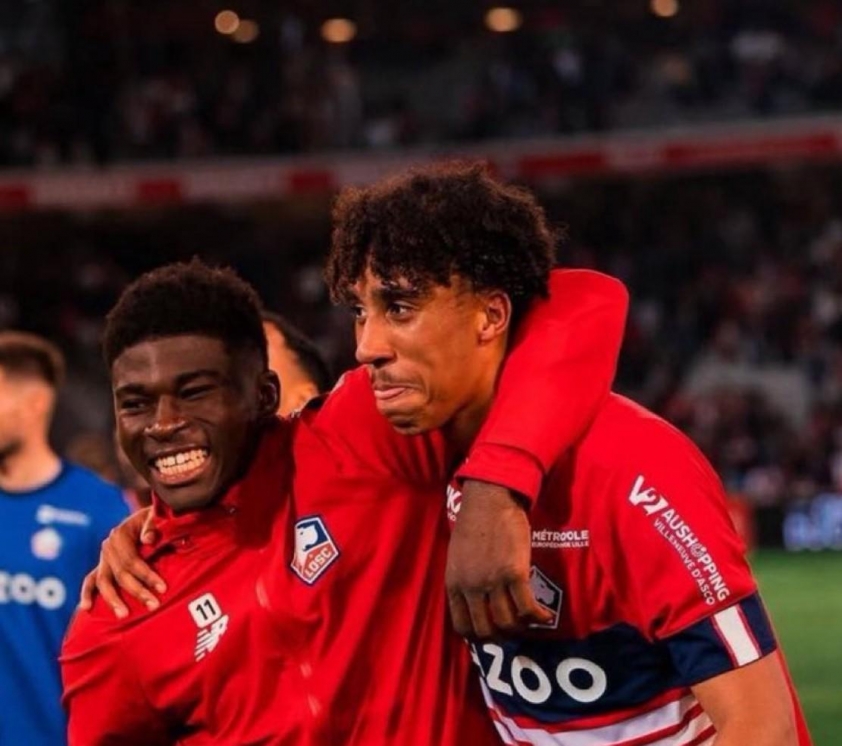 Man Utd tung đòn 'độc' chiêu mộ, tiền vệ Trung Phi không thể làm ngơ-679606