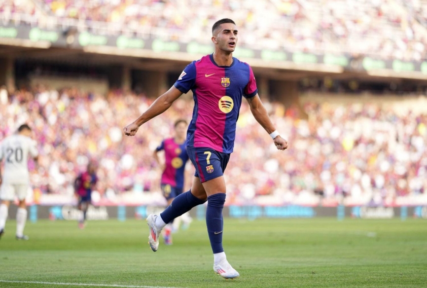 Chuyển nhượng 25/8: Tiền vệ nói lời tạm biệt Real Madrid, Barca nhận đề nghị khó cưỡng-691311
