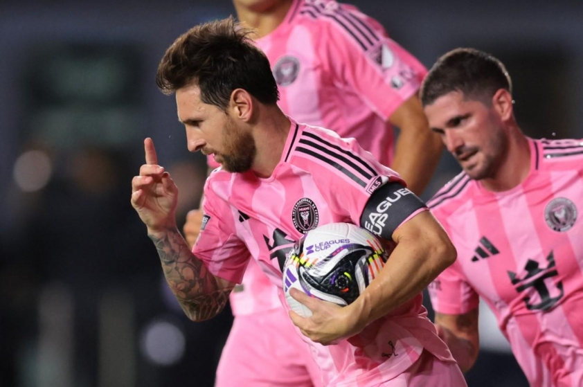 "Messi lại chứng tỏ mình là VĨ ĐẠI NHẤT" 4 4