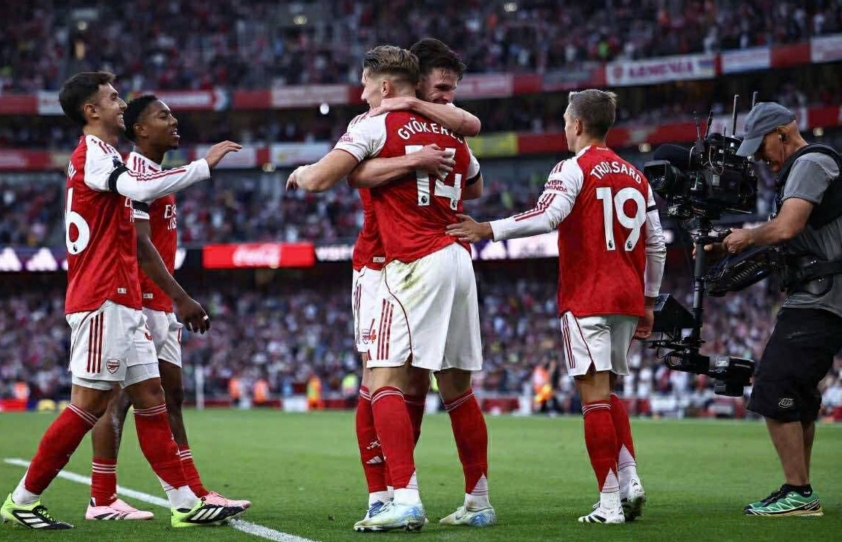 Mohamed Salah: "Arsenal đang dẫn đầu năm nay" 4 5 - Copy