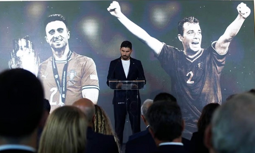 Ronaldo xúc động trong buổi tri ân Diogo Jota 7 6