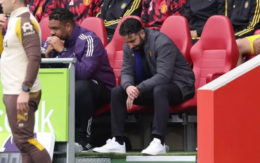 Fan MU tức giận chỉ đích danh 2 cầu thủ cần 'cuốn gói' sau trận Brentford 5 Fan MU giận dữ chỉ thẳng 2 cái tên cần loại ngay lập tức trận Brentford-712237