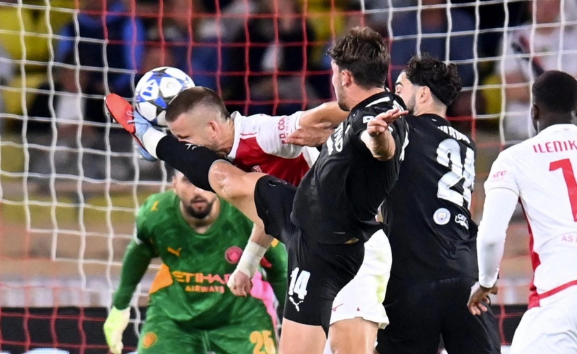 Tình huống dẫn đến việc AS Monaco được hưởng penalty phút 90