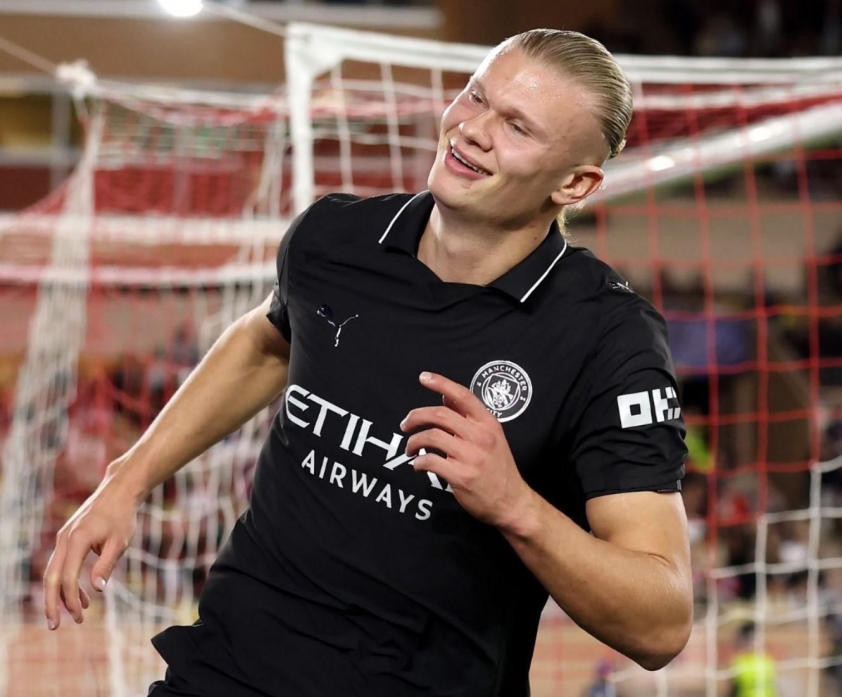 Erling Haaland lập cú đúp giúp Man City dẫn trước