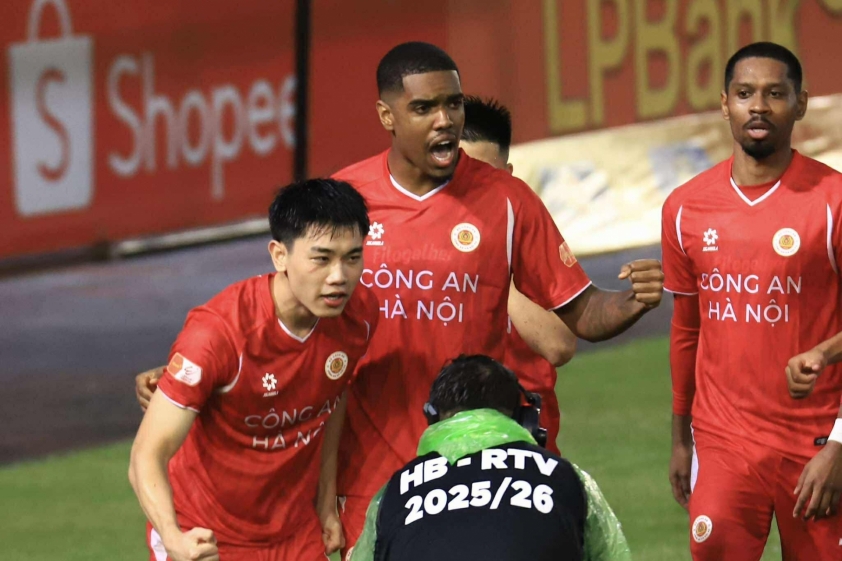 Alan tỏa sáng, CAHN dễ dàng thắng PVF CAND giữ mạch bất bại 9 Trực tiếp CAHN 2-0 PVF CAND: Ấn định chiến thắng 732336