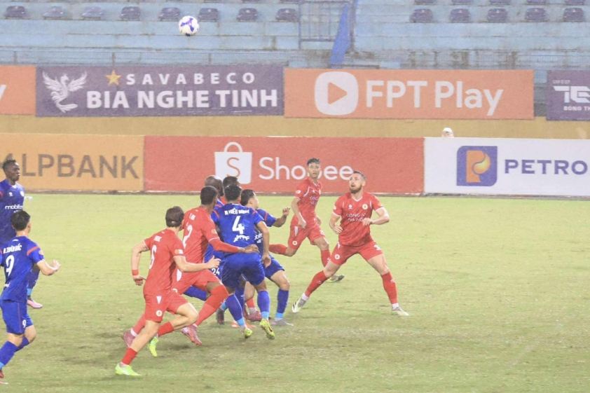 Alan tỏa sáng, CAHN dễ dàng thắng PVF CAND giữ mạch bất bại 12 Trực tiếp CAHN 1-0 PVF CAND: Hugo Gomes mở tỷ số 732278