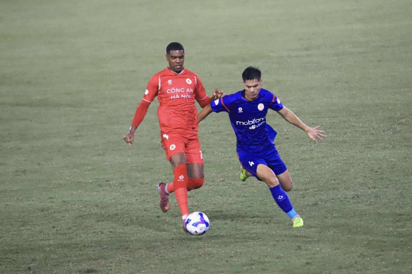 Alan tỏa sáng, CAHN dễ dàng thắng PVF CAND giữ mạch bất bại 11 Trực tiếp CAHN 0-0 PVF CAND: CAHN tấn công tìm bàn 732283