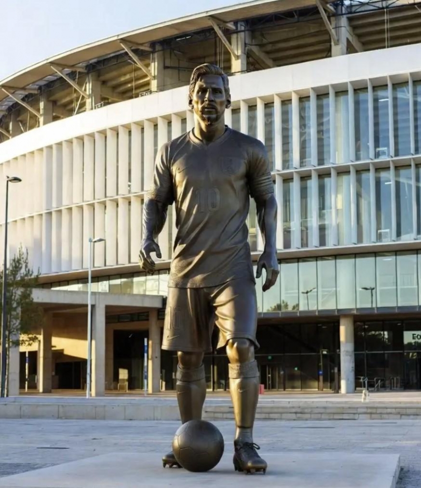 Barcelona chính thức khánh thành tượng Lionel Messi 5 10