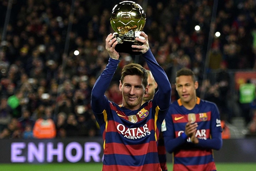 Barcelona chính thức khánh thành tượng Lionel Messi 4 12