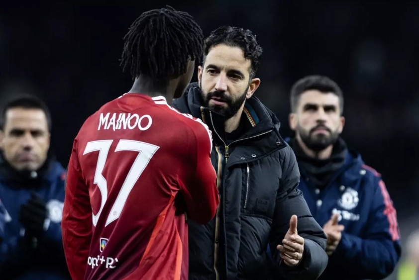 Kobbie Mainoo bất ngờ đạt thỏa thuận tới Arsenal, Manchester United lập tức chốt người thay thế