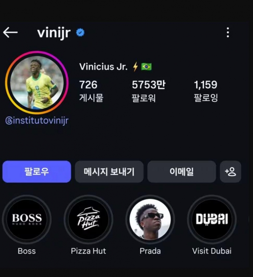 Vinicius có động thái lạ, rục ric 766795