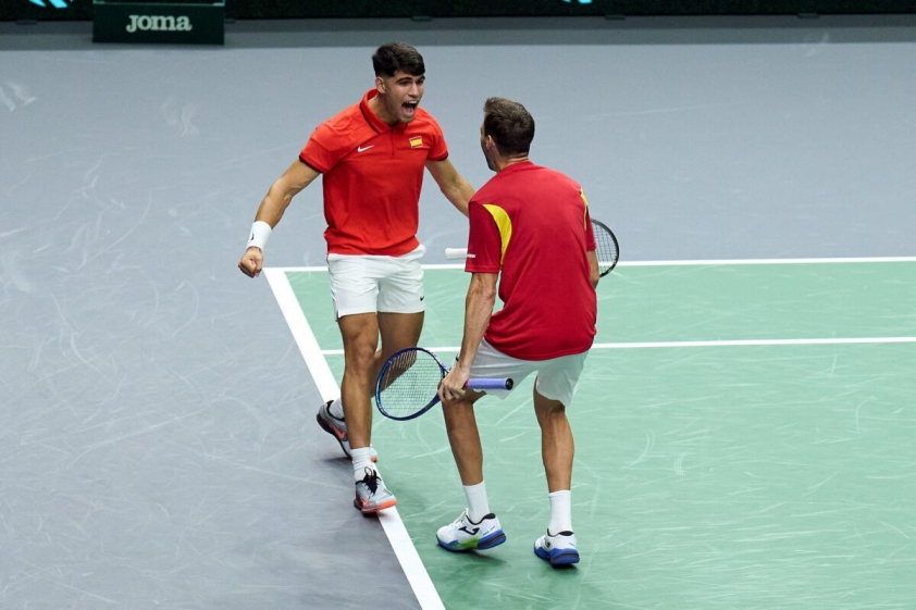 2024-davis-cup-finals-group-stage-valencia-czechia-v-spain-827787-marcel-granollers-carlos-alcaraz-getty-images-for-itf-web-1200x800-1726213590.jpg