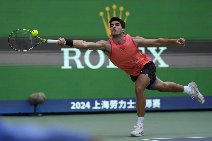 Carlos Alcaraz gặp rất nhiều khó khăn trước Tomas Machac tại tứ kết Thượng Hải Masters 2024