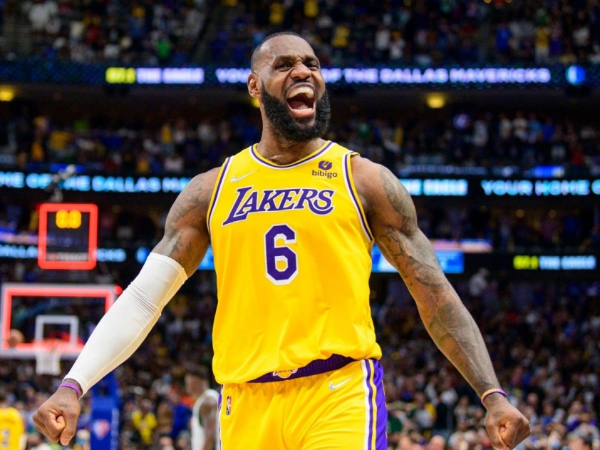 LeBron James lập kỷ lục trong ngày Lakers thua trận-553241