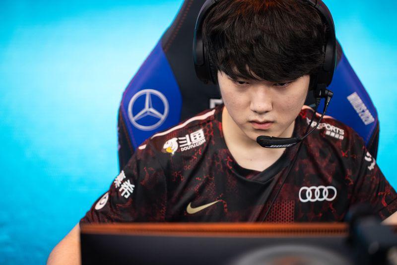 JackeyLove là ai? Tiểu sử JackeyLove - 'Trùm' xạ thủ của LPL 579815