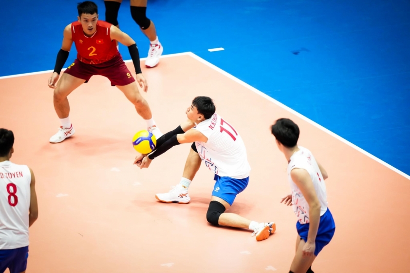 Bóng chuyền nam Việt Nam toát mồ hôi với 'Vua phát bóng'? 633928