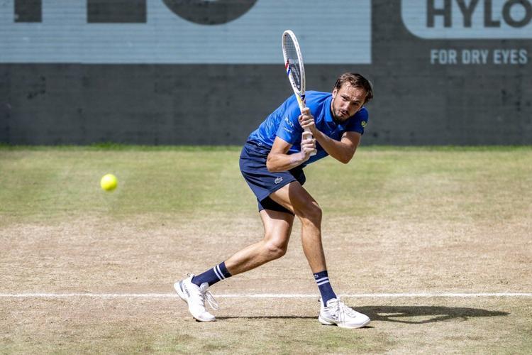 Tay vợt Châu Á hạ đẹp Medvedev, vô địch giải Halle Open lần thứ 2 liên tiếp 654203