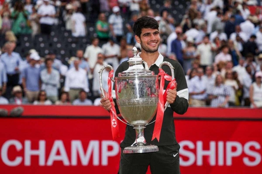 Alcaraz áp sát Sinner, Djokovic tiếp tục tụt hạng 655026