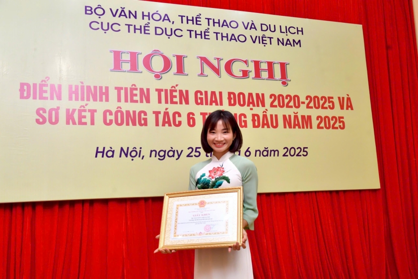 ‘Không có con đường nào trải toàn hoa hồng’: Nguyễn Thị Oanh và hành trình chạm tới vinh quang 655303