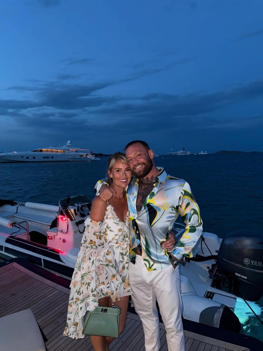 Conor McGregor hẹn hò lãng mạn cùng hôn thê sau bê bối ngoại tình 673630