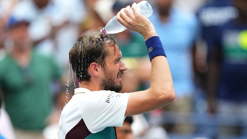 Các hạt giống hàng đầu dễ dàng giành vé vào bán kết US Open 2023 323313