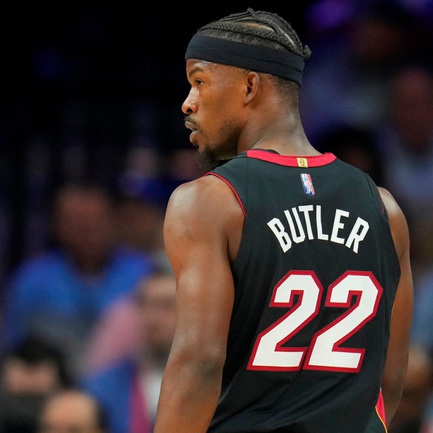 Jimmy Butler appeared with a cool hairstyle at NBA Media Day 335867