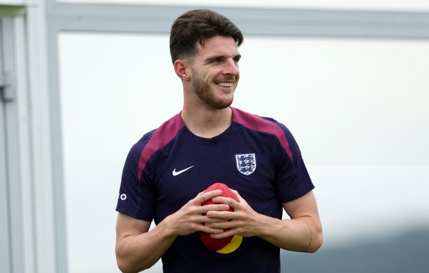 Declan Rice: 'Chúng tôi đặt quá nhiều áp lực lên bản thân ở Euro năm nay' 485667