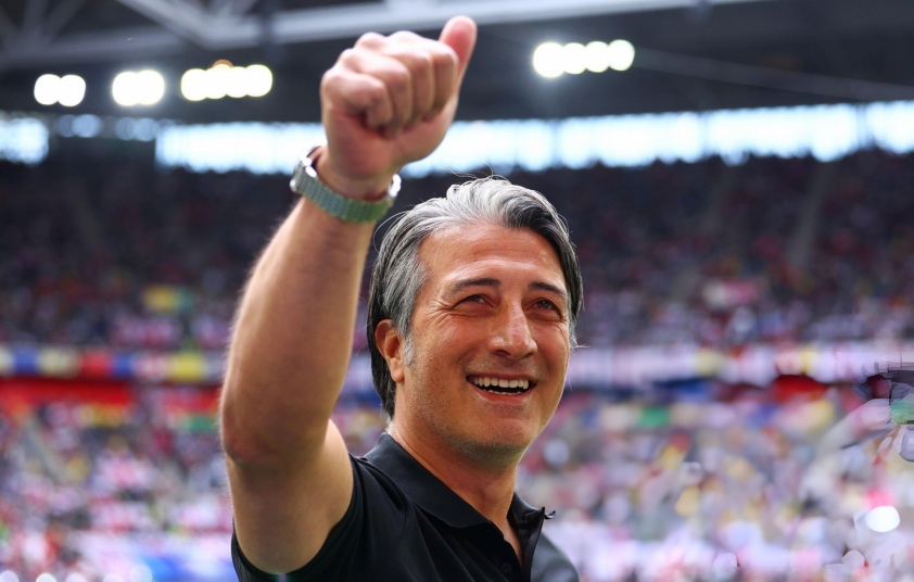 Vẻ ngoài điển trai của Murat Yakin - HLV trưởng Thụy Sĩ ở Euro 2024 494168