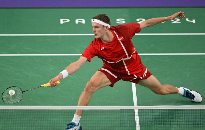 Đại thắng tay vợt Thái Lan, Viktor Axelsen bảo vệ thành công tấm HCV Olympic