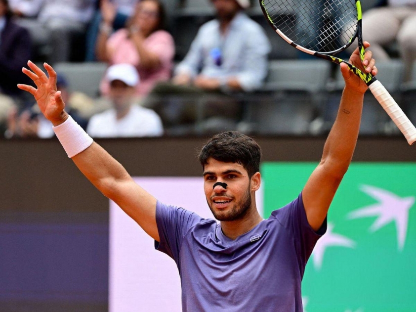 Alcaraz nhọc nhằn lọt tứ kết Rome Masters 2025-634230