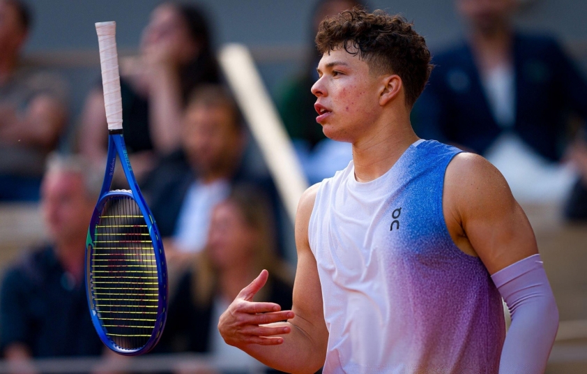 Khẳng định đẳng cấp, Alcaraz lọt tứ kết Roland Garros 2025 643444