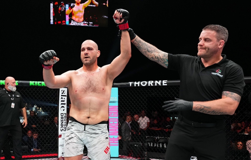 UFC thanh lí ngôi sao hạng nặng dù có thành tích tốt 675982