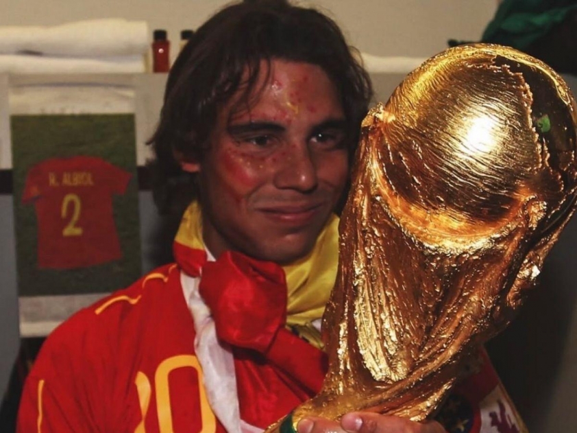 Nadal bị phát hiện mặc áo fake ăn mừng Tây Ban Nha vô địch World Cup-871326