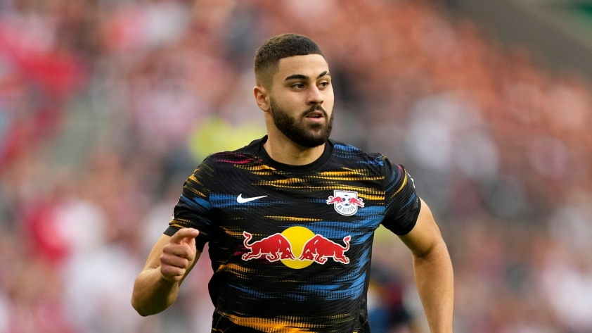 Josko Gvardiol: Ngôi sao đầy triển vọng của RB Leipzig hứa hẹn sẽ đạt đến đỉnh cao phong độ khi đã được Manchester City trả giá.  300439