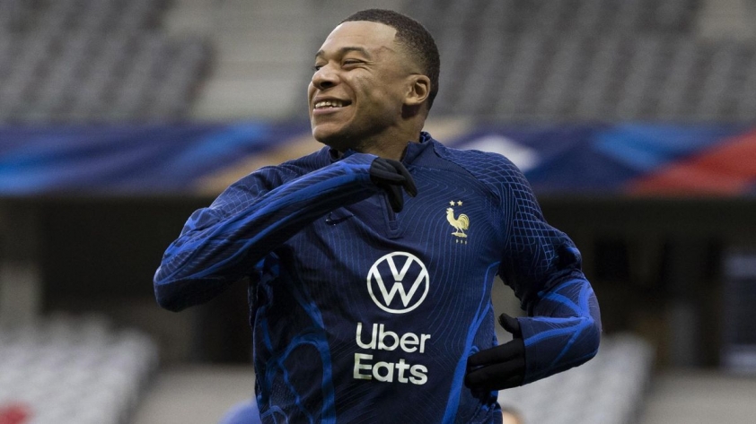 Tin chuyển nhượng 22/10: Mourinho nhận đề nghị điên rồ, Mbappe cập bến Ngoại hạng Anh 344706