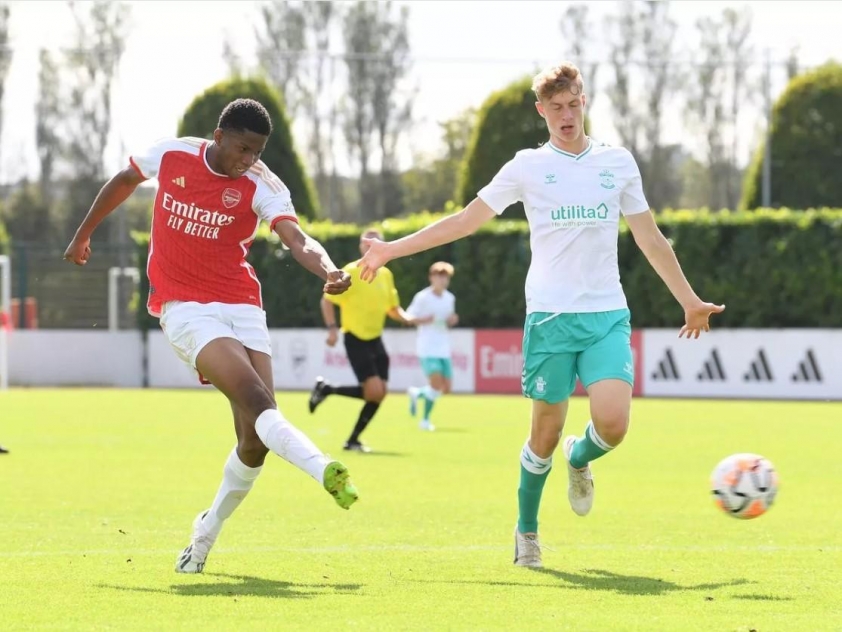 XONG! MU chiêu mộ cầu thủ Arsenal, sắp hoàn tất kiểm tra y tế 509365