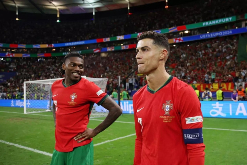 Tin chuyển nhượng tối 23/8: Ronaldo chờ 'bom tấn kép' tại Al Nassr; Xong vụ Osimhen đến Arsenal 517537