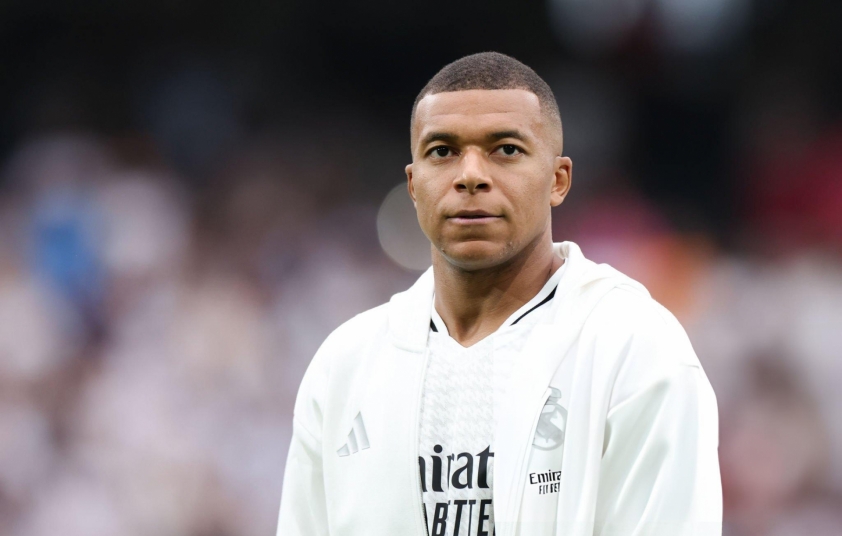 Mbappe bị hack tài khoản, đăng thông tin tranh cãi về Ronaldo và Messi 520299