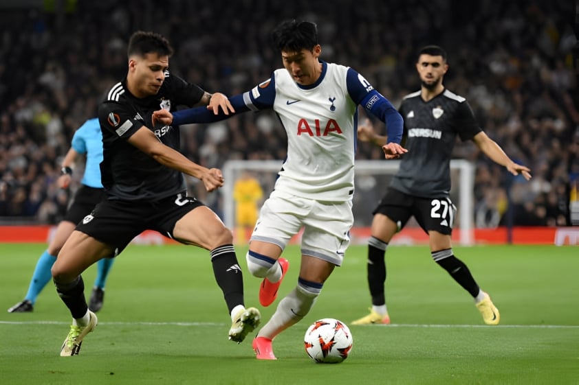 Kẹt xe hoành tráng khiến trận đấu của Tottenham tại Europa League bị trì hoãn 38 phút