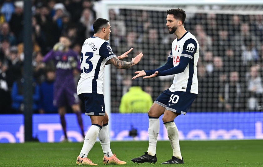 Tottenham thất bại khó tin trên sân nhà trước Ipswich Town 554802