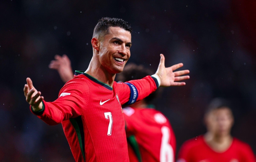 Ronaldo tỏa sáng, Bồ Đào Nha thắng tưng bừng tại Nations League 557316