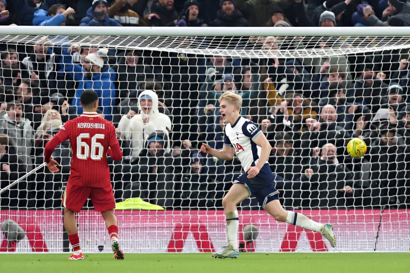 Tottenham quật ngã Liverpool, đặt một chân vào chung kết Carabao Cup 580506