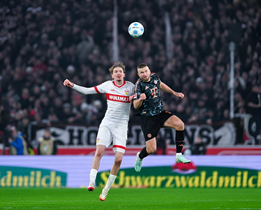 Bayern Munich gặp khó khăn trong hiệp 1 (Ảnh: Getty).