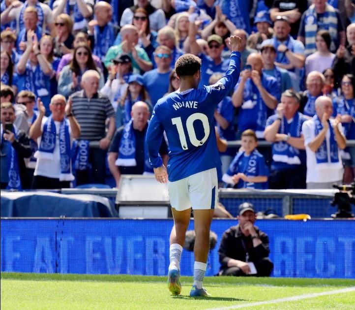 Everton dễ dàng nhấn chìm Southampton 636639