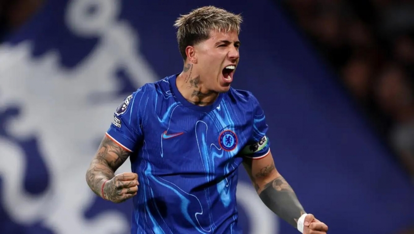 Enzo Fernandez 'chấp 1 mắt' Man United 636844