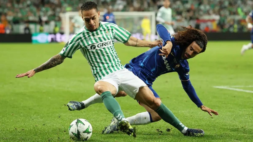 Antony nhận 'mưa gạch đá' sau khi Betis thất bại trước Chelsea 641744