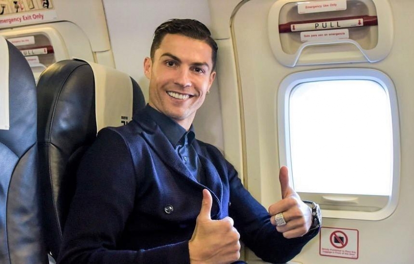 ronaldo-co-nghia-cu-cao-dep-sang-mai-dao-ly-uong-nuoc-nho-nguon-204323