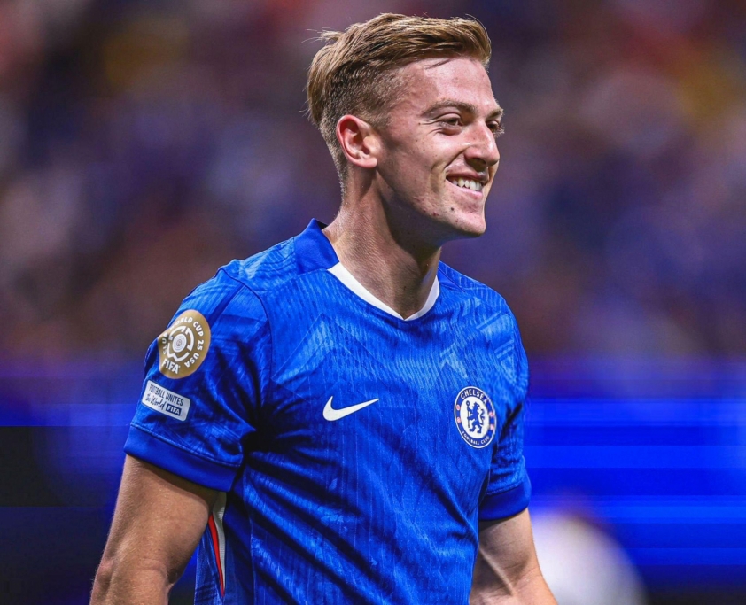 Chelsea gặp phải cơn đau đầu 'dễ chịu' ở hàng công 651043